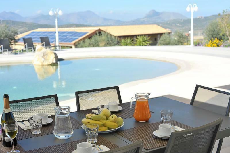 Вилла Agriturismo Case Varisco Ventimiglia di Sicilia Экстерьер фото